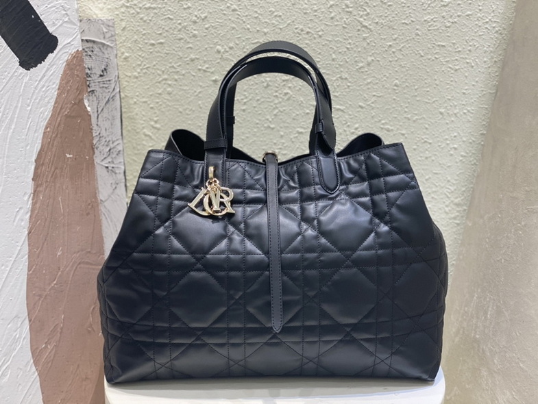 Dior Handbags AAA(Women)-240