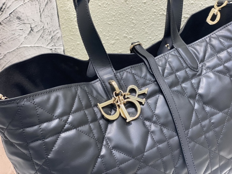 Dior Handbags AAA(Women)-240