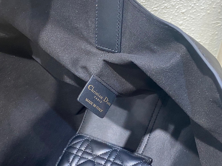 Dior Handbags AAA(Women)-240