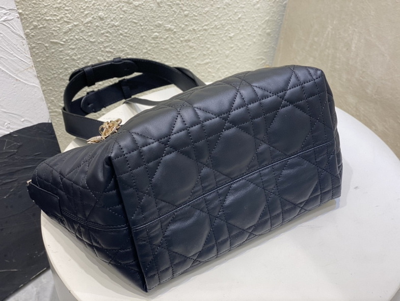 Dior Handbags AAA(Women)-242