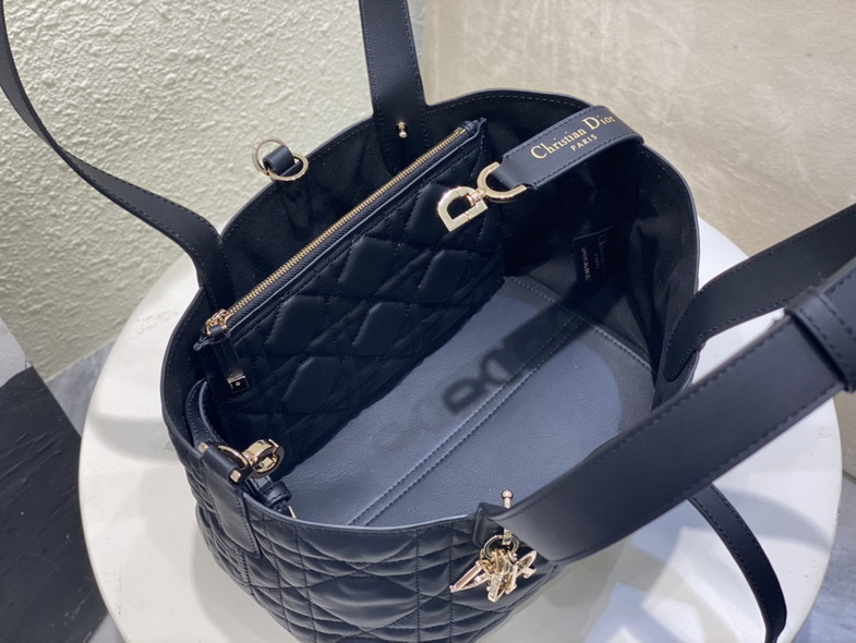 Dior Handbags AAA(Women)-242