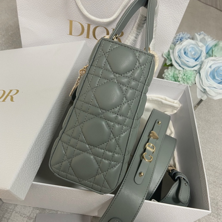 Dior Handbags AAA(Women)-135