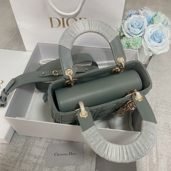 Dior Handbags AAA(Women)-135