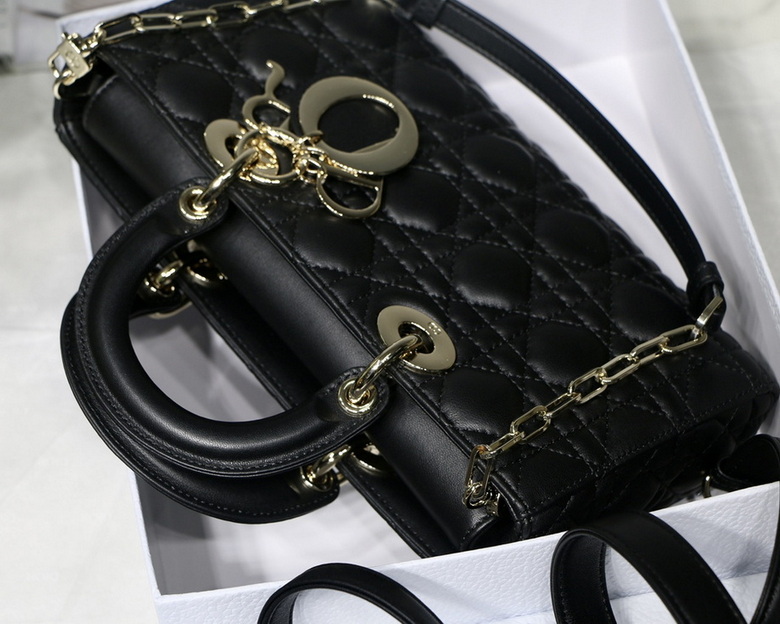 Dior Handbags AAA(Women)-259
