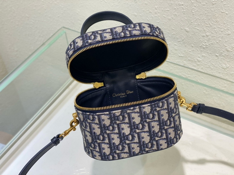 Dior Handbags AAA(Women)-261
