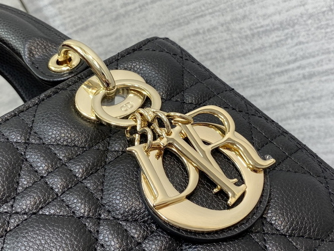 Dior Handbags AAA(Women)-272