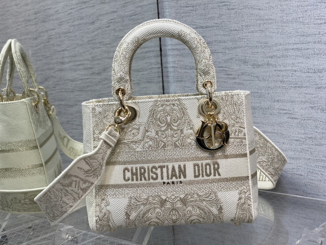 Dior Handbags AAA(Women)-273