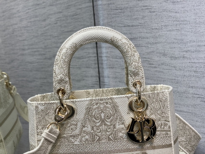 Dior Handbags AAA(Women)-273