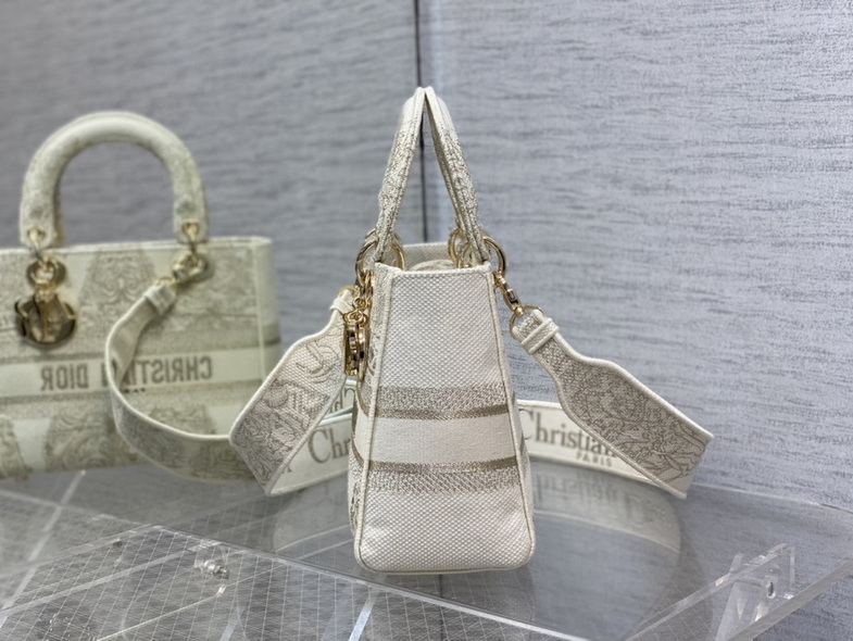 Dior Handbags AAA(Women)-273