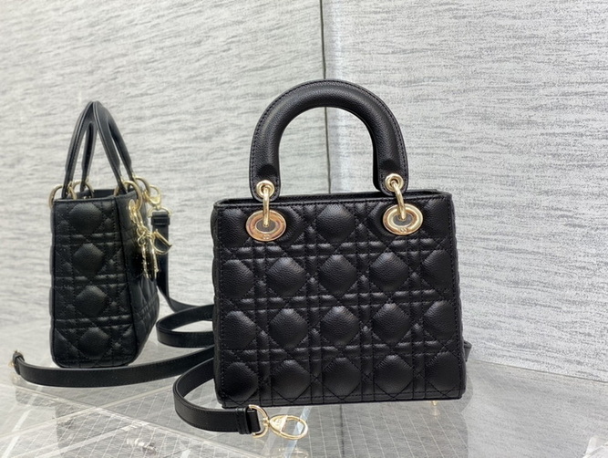 Dior Handbags AAA(Women)-275