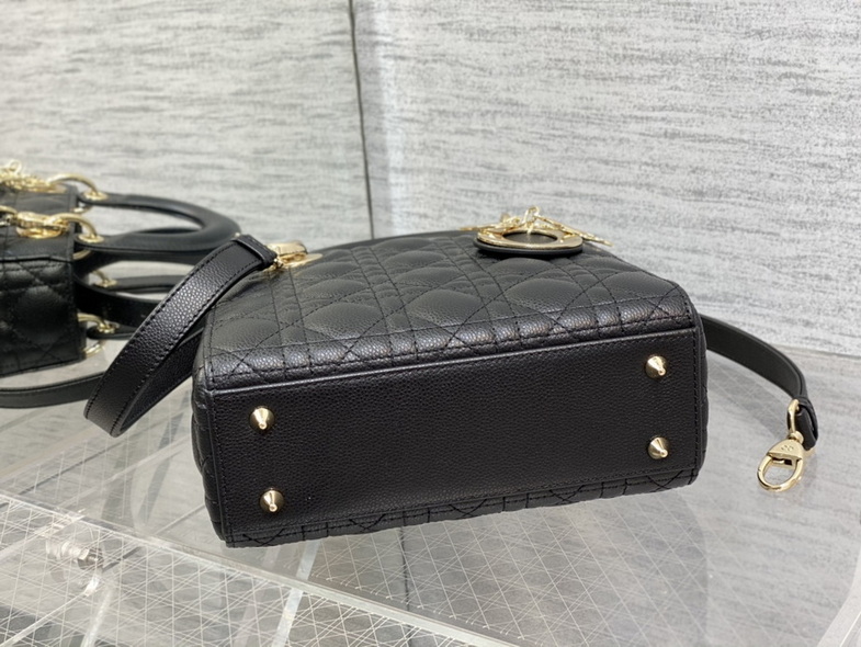 Dior Handbags AAA(Women)-275