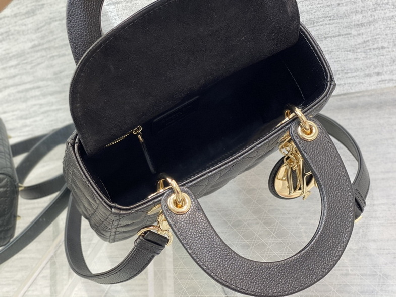 Dior Handbags AAA(Women)-275