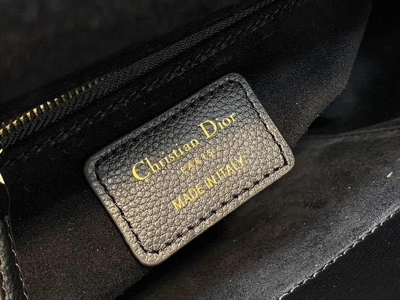 Dior Handbags AAA(Women)-275