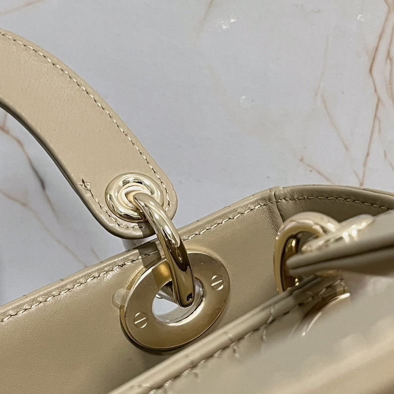 Dior Handbags AAA(Women)-276
