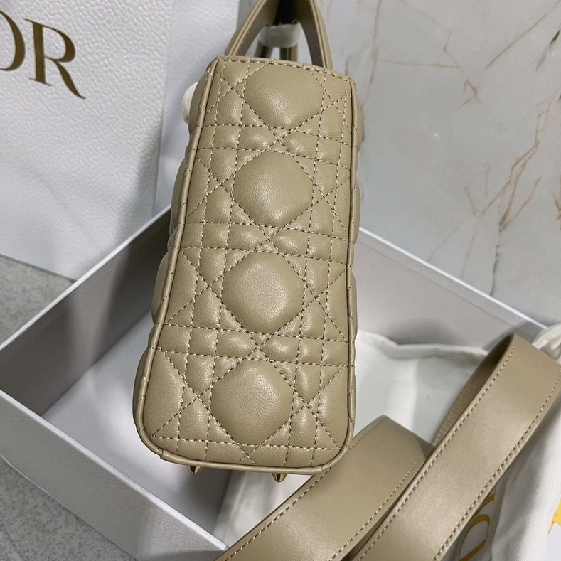Dior Handbags AAA(Women)-276