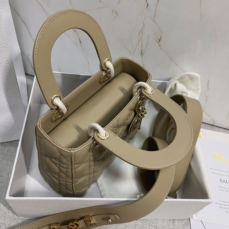 Dior Handbags AAA(Women)-276