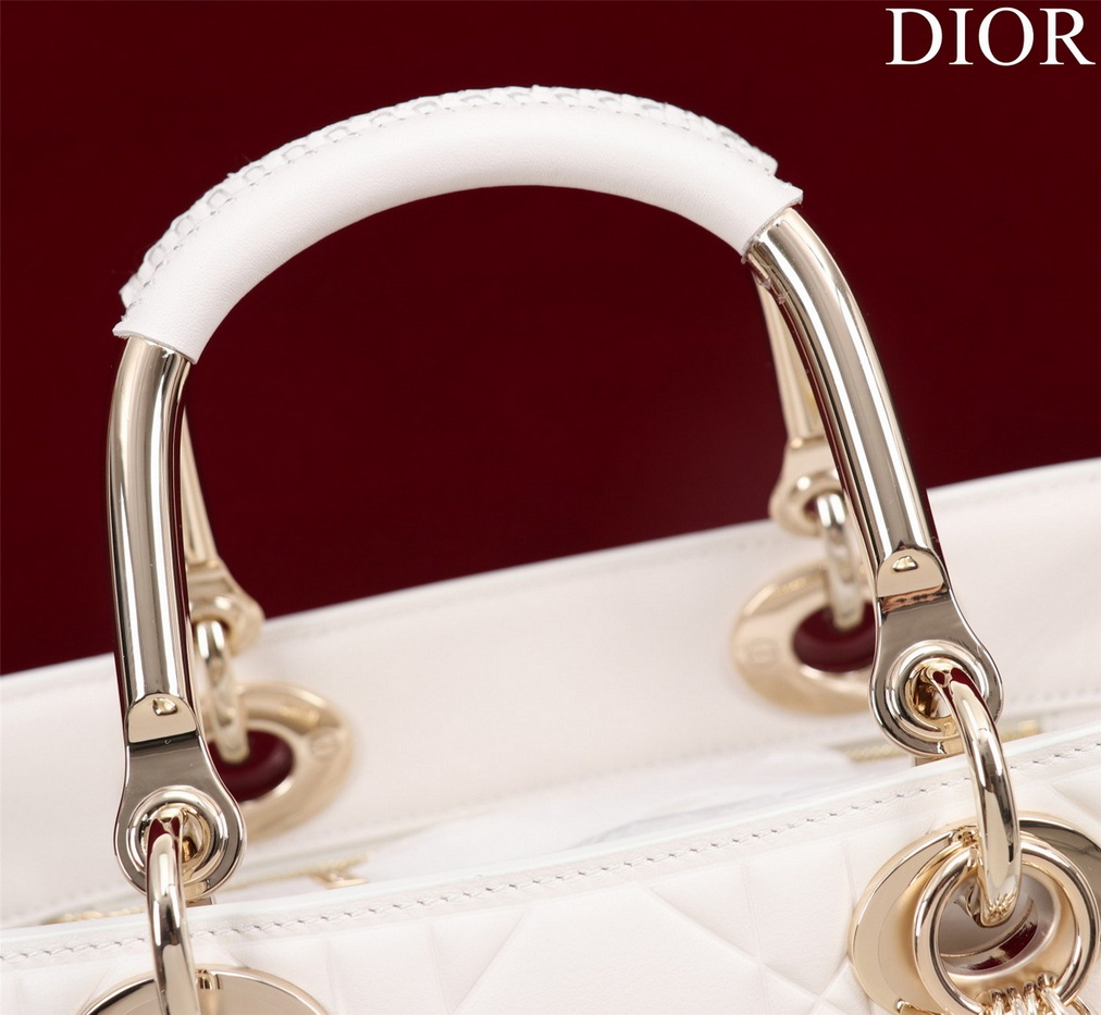 Dior Handbags AAA(Women)-279