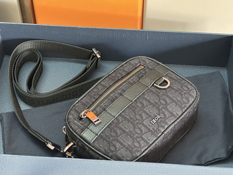 Dior Handbags AAA(Women)-281