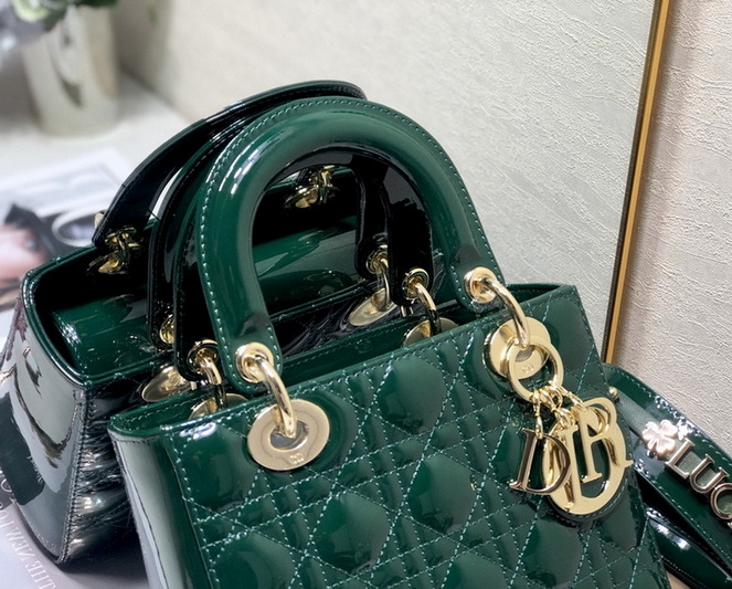 Dior Handbags AAA(Women)-284