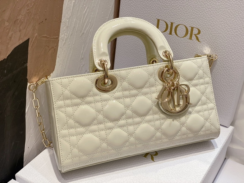 Dior Handbags AAA(Women)-302