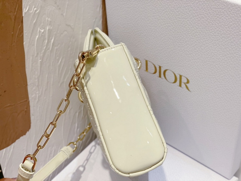 Dior Handbags AAA(Women)-302