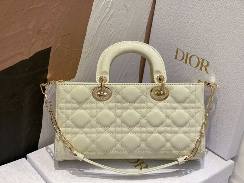Dior Handbags AAA(Women)-302