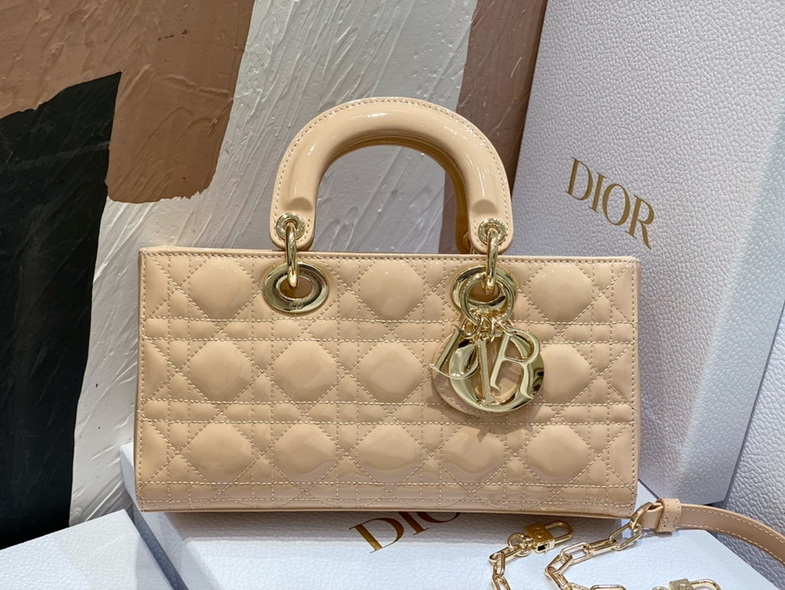 Dior Handbags AAA(Women)-303