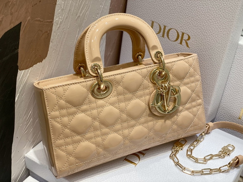 Dior Handbags AAA(Women)-303