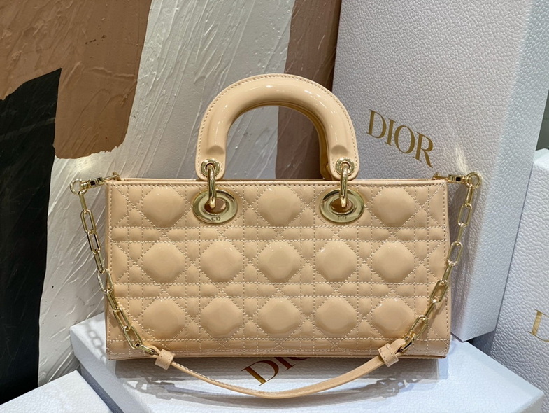 Dior Handbags AAA(Women)-303
