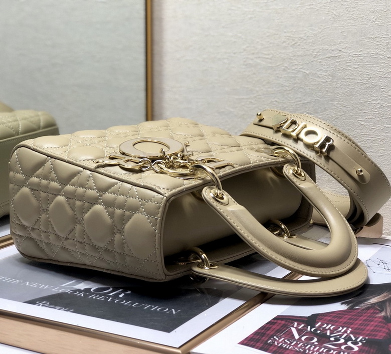 Dior Handbags AAA(Women)-325