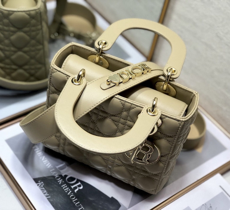 Dior Handbags AAA(Women)-325