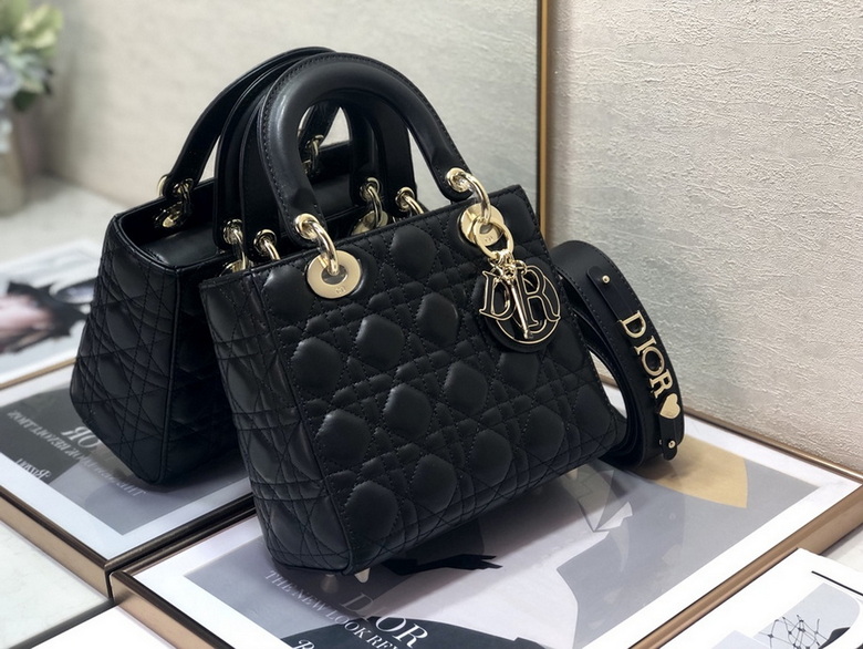 Dior Handbags AAA(Women)-326