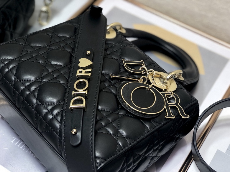 Dior Handbags AAA(Women)-326