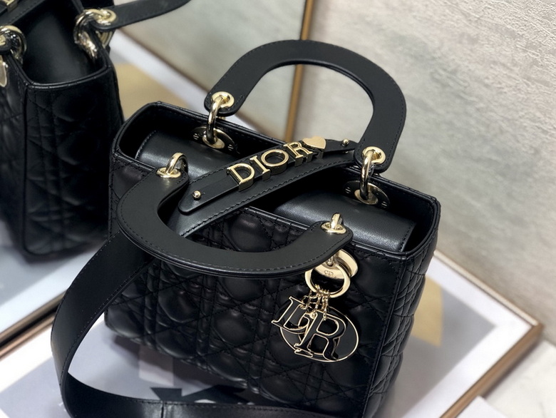 Dior Handbags AAA(Women)-326