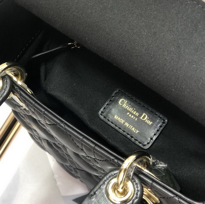 Dior Handbags AAA(Women)-326
