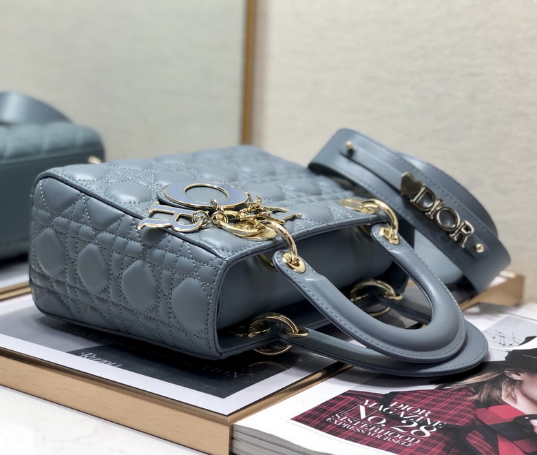 Dior Handbags AAA(Women)-327