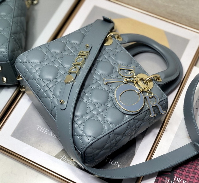 Dior Handbags AAA(Women)-327