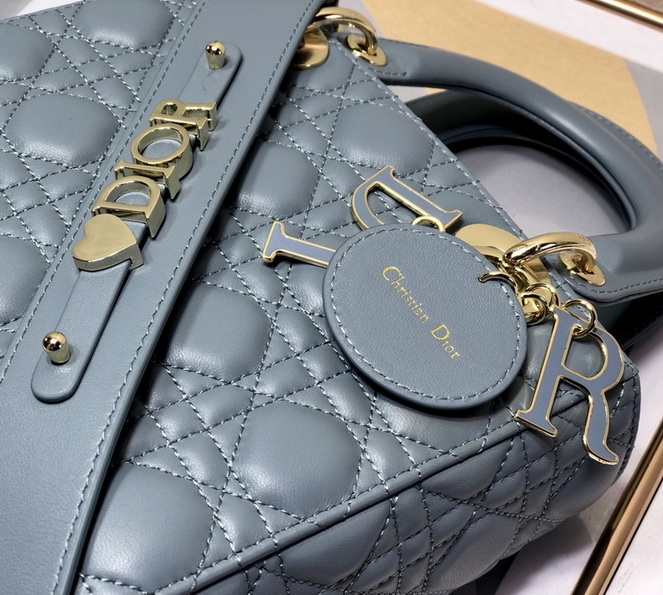 Dior Handbags AAA(Women)-327