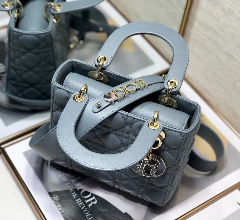 Dior Handbags AAA(Women)-327