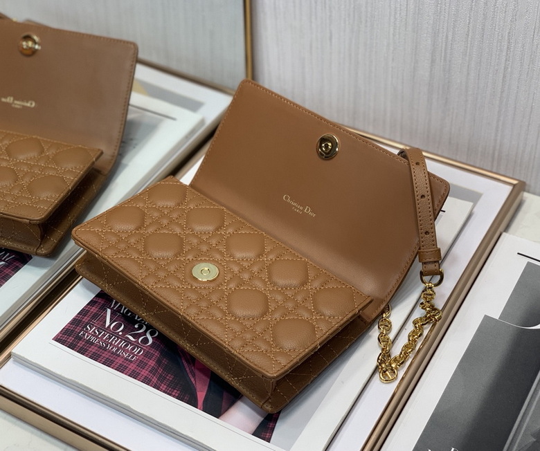 Dior Handbags AAA(Women)-331
