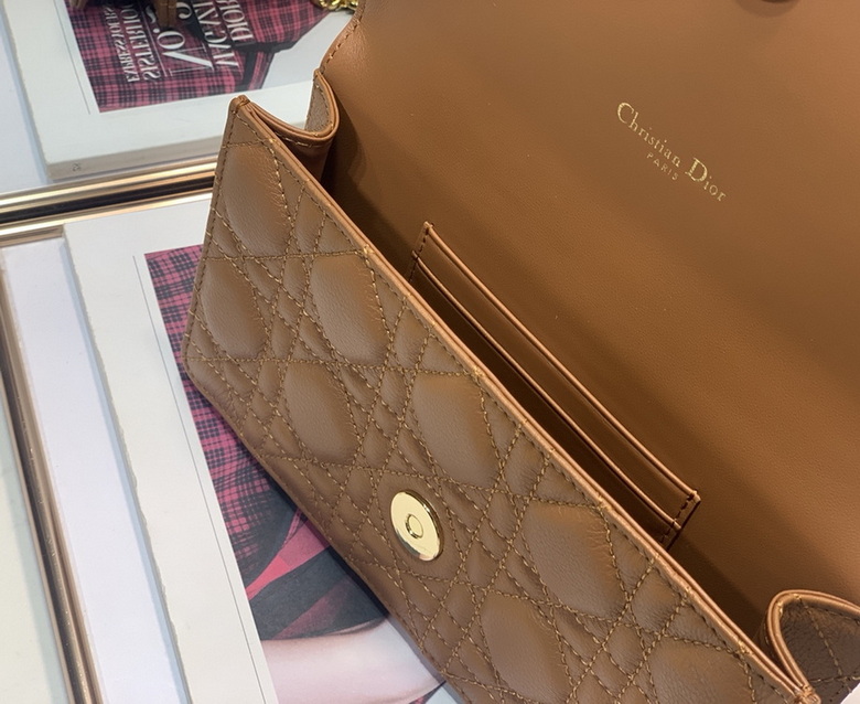 Dior Handbags AAA(Women)-331