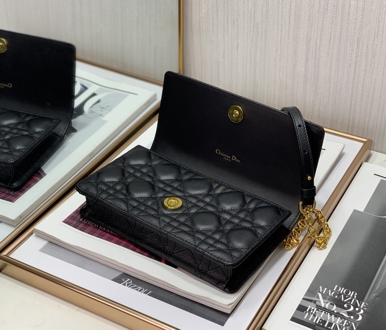 Dior Handbags AAA(Women)-333