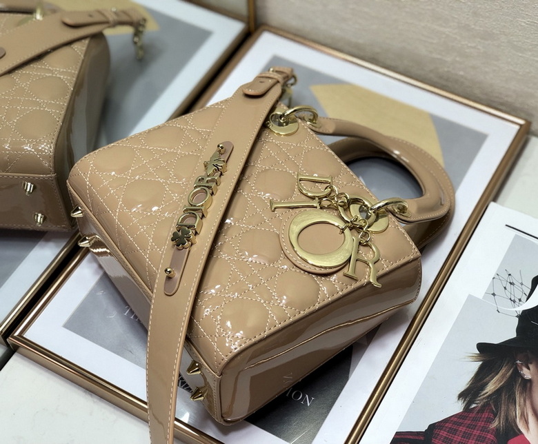 Dior Handbags AAA(Women)-337