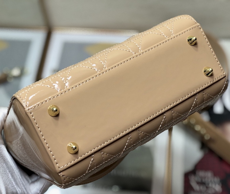 Dior Handbags AAA(Women)-337