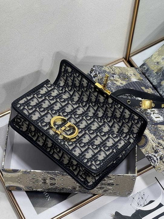 Dior Handbags AAA(Women)-345