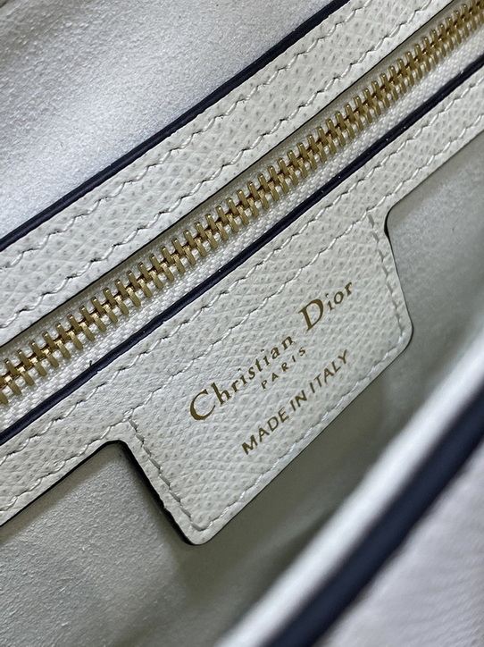 Dior Handbags AAA(Women)-374