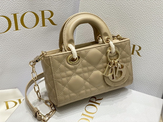 Dior Handbags AAA(Women)-382