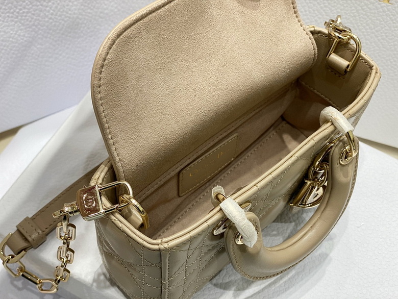 Dior Handbags AAA(Women)-382