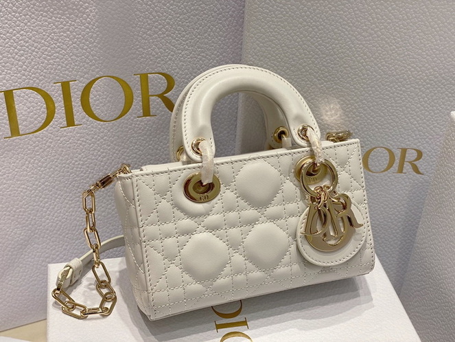 Dior Handbags AAA(Women)-383