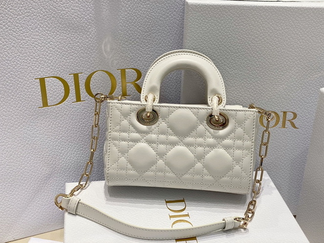 Dior Handbags AAA(Women)-383